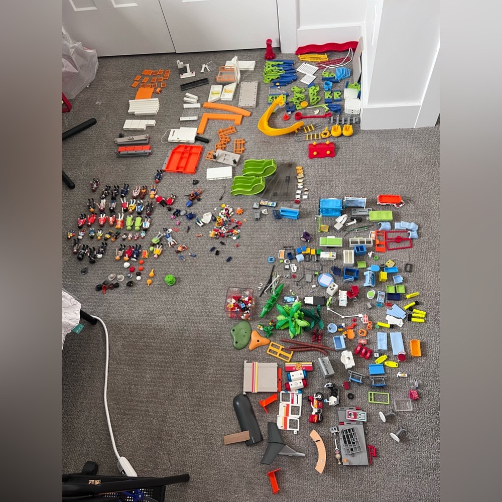 COPY - Bulk Playmobil Lot Hospital, water park, extras